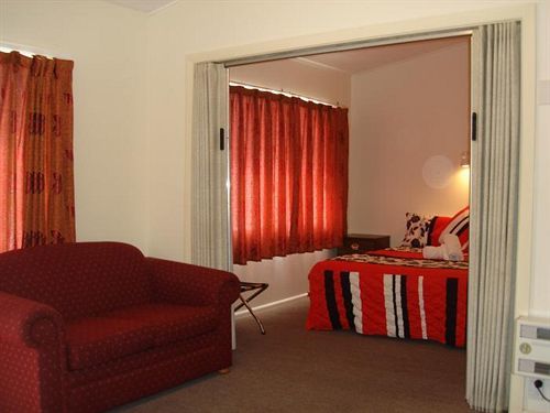 Willowbank Motel 4*